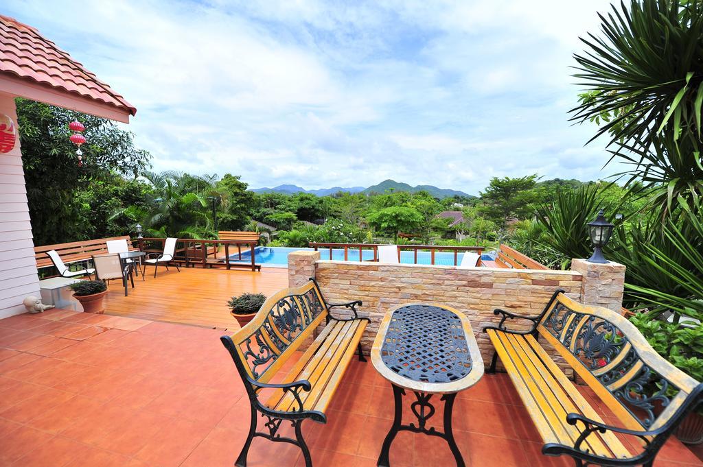 Dusit Talai Resort Nong Nam Daeng Pokoj fotografie
